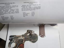 Weapons in colour 1 -aseita värikuvissa
