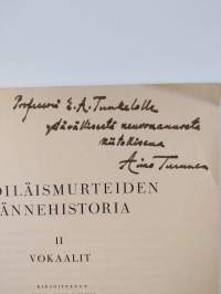 Lyydiläismurteiden äännehistoria, 2 - Vokaalit (signeerattu, tekijän omiste)