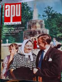 Apu 1960 nr 39 (24.9.) Laisaari tapasi äitinsä, Amalia ja Jenni Pietarhovin puistossa Leningradissa, Erkki Tuutun perhe