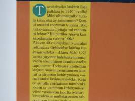Oppineiden klubista keskusjärjestöksi : Akava 1950-1975