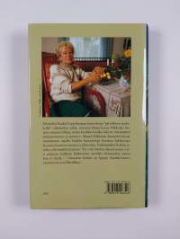 Omaisten kesken : novelleja