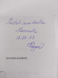 Hyvissä käsissä (signeerattu)