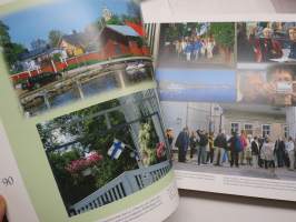 Raasepori - Raseborg -kolmen kunnan yhtyessä Ekenäs - Karis - Pojo / Tammisaari - Karjaa - Pohja syntyneen Raaseporin kaupungin historiaa &amp; nykypäivää, kolmikielinen