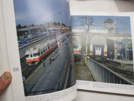 Raasepori - Raseborg -kolmen kunnan yhtyessä Ekenäs - Karis - Pojo / Tammisaari - Karjaa - Pohja syntyneen Raaseporin kaupungin historiaa &amp; nykypäivää, kolmikielinen