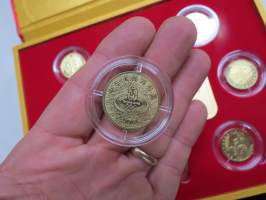 2008 Beijing Olympics commemorative coins, 1 juan, full set in capsules, in original box - 2008 Peking olympialaiset, muistorahat 1 juan koko 8 kpl sarja kapseleissa