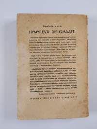 Hymyilevä diplomaatti : muistelmia