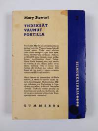 Yhdeksät vaunut portilla : jännitysromaani