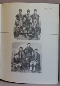Armenian National Costumes from Ancient Times to our Days.  (Kansankulttuuri, vaateet, puvut)