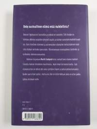 Tässä seison : uskottavan etiikan jäljillä (ERINOMAINEN)