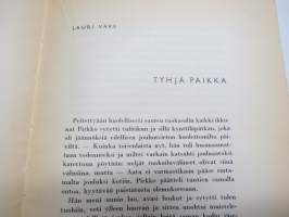 Nuori Suomi L 1940 kirjallistaiteellinen joulu-albumi, kirjoittajina mm. Matilda Rauhavaara, Meri Aava, Katri Ingman, Otto Varhia, Aarne Koponen, Selma Anttila