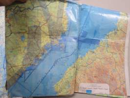 Lentokarttoja / ilmailukarttoja, suomalaisia, 11 kappaletta, eri ikäisiä