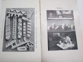 Plastics - An Educational Handwork - Presented to Delegates at The Third International Congress on Drawing, London 1908 -muovailuvahan tms. käyttö opetuksessa