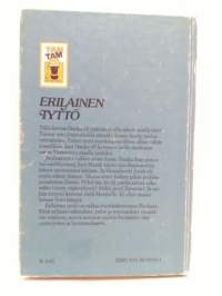 Erilainen tyttö