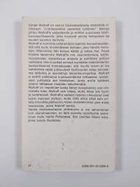 Reportaaseja julkisivun takaa