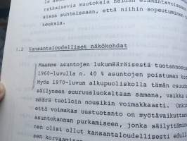 Asuntojen ja asuinrakennusten perusparantaminen : Perusparannustyöryhmän mietintö = Ombyggnad av bostadsbyggnader och bostäder. Ombyggnadsgruppens betänkande