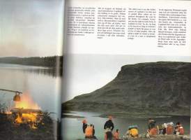Lappi värikuvina - Lappland i färg - Lapland in colour - Lappland in Farben, 1983. Nelikielinen kuvateos Lapista.