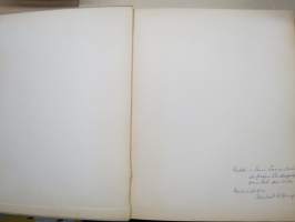 Ein Lied rauscht von den Bergen -Saksan vuoristomaisemia esitteleva kuvateos, annettu joululahjaksi isäntäperheelle Kemijärvellä v. 1942 saksalaisten toimesta