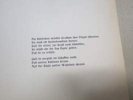Ein Lied rauscht von den Bergen -Saksan vuoristomaisemia esitteleva kuvateos, annettu joululahjaksi isäntäperheelle Kemijärvellä v. 1942 saksalaisten toimesta