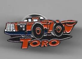 Toro - pinssi   rintamerkki