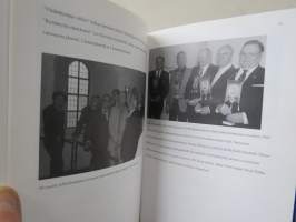 Topparina Turussa - Turun Verhoilijamestarit Ry. 70 vuotta  -historiikki