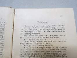 Skeppskocken - Hjälpreda för kockar och stuerter af Aina Panelius - Föreståndarinna för Kock- och suertskolan i Åbo -laivakokkien ja stuerttien oppikirja