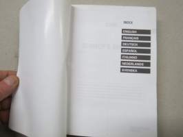 Suzuki VZ800 Owner´s manual, multilingual -käyttöohjekirja