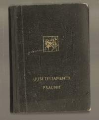 Uusi testamentti ja PsalmitRaamattu. Uusi testamentti.KirjaWSOY 1943.