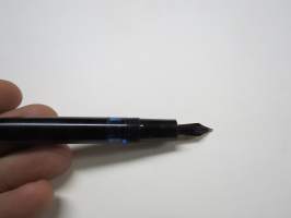 Montblanc (Mont Blanc) Masterpiece 242, &quot;14C 585&quot; kultaterä -täytekynä