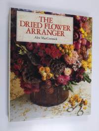 The dried flower arranger