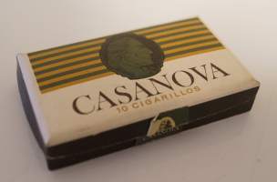 Casanova Cigarillos  - tyhjä sikarilaatikko pahvia 5x9x2  cm