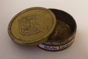 Röda Lacket snus  - tyhjä nuuskarasia  peltiä/pahvia 7x2,5 cm