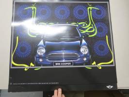 Mini 2004 -seinäkalenteri