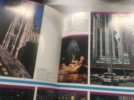 New York City Deluxe Souvenir Book