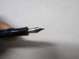 Montblanc 3-42 G Masterpiece, 14C 14 K 585 nib.  Montblanc star outline on black cap finial, Knob Piston Filler, 8mm blue ink window -kultaterä täytekynä + kotelo