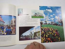 Walt Disney World a pictorial souvenir - The Vacation Kingdom of the World -esite