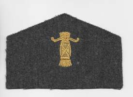 Suomen Valkoinen Kaarti 1918-39 -    vanha käyttämätön  joukko-osastotunnus, olkatunnus, hihamerkki  sarkaa 1 kpl