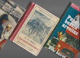 Davy Crockett : valkea orava, Pyhän Markuksen Leijona ja Punaisen bussin arvoitus    3 kpl erä poikien kirjoja