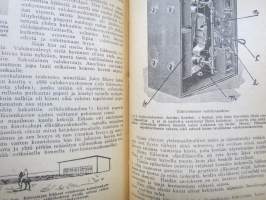 Työväen Kalenteri 1918, sis. mm. seur. artikkelit; (Venäjän) Vallankumouksen pyörteissä, Kun jääpalatsi sortui, Muurmannin rannalta, Pönttövuoren