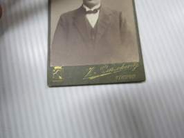 Kuoion mirrikaula, Atelier V. Barsokevitz,  Kuopio -visiittikorttivalokuva / visit card photograph / cdv