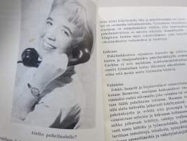 Aiotko puhelinalalle? -nuorille kiinnostuneille tarkoitettua tietoa uranvalinta- ja pulmakysymyksistä