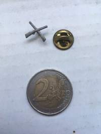 Rintamerkki, pinssi - Kiväärit ristissä
