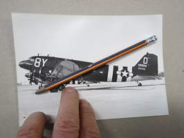 DC-3 &quot;HAAHKA&quot; 25.4.1986, Burlington, Vermont -valokuva