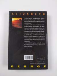 Elizabeth George-paketti (5 kirjaa) : Syntisen jäljillä ; Mielessä petos ; Vihollinen lähelläsi ; Elenan tähden ; Isän varjo