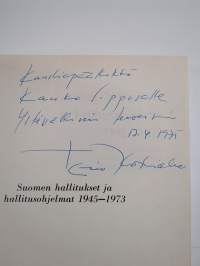 Suomen hallitukset ja hallitusohjelmat 1945-1973 (tekijän omiste, signeerattu)