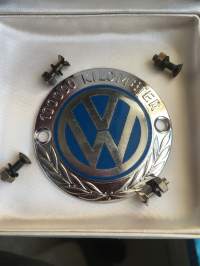 VW 100 000 kilometer merkki + ruuvit + rasia