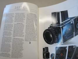 Hasselblad - The System, camerasystem (cover picture; Cindy Crawford) -brochure in english / kameraesite