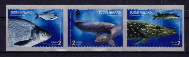 Suomi - Yleismerkit tarrarullamerkit 2. lk Kalat 2002 ** postituore (LAPE 1633-1635.) Postitusarvo jo 6,30€.