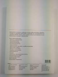 Rakentaminen ja asuminen : vuosikirja 2005 : yearbook 2005 = Construction and housing