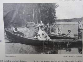 Kotiliesi 1928 nr 14, Kansikuva Jonas Heiska - Matkalla pappilaan, Sairaanhoitajatarvalmistuksestamme, Kasvavan nuorison pituus ja paino, Emäntänä itsenäinen?...