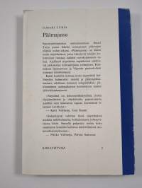 Päämajassa : kolmenäytöksinen näytelmä